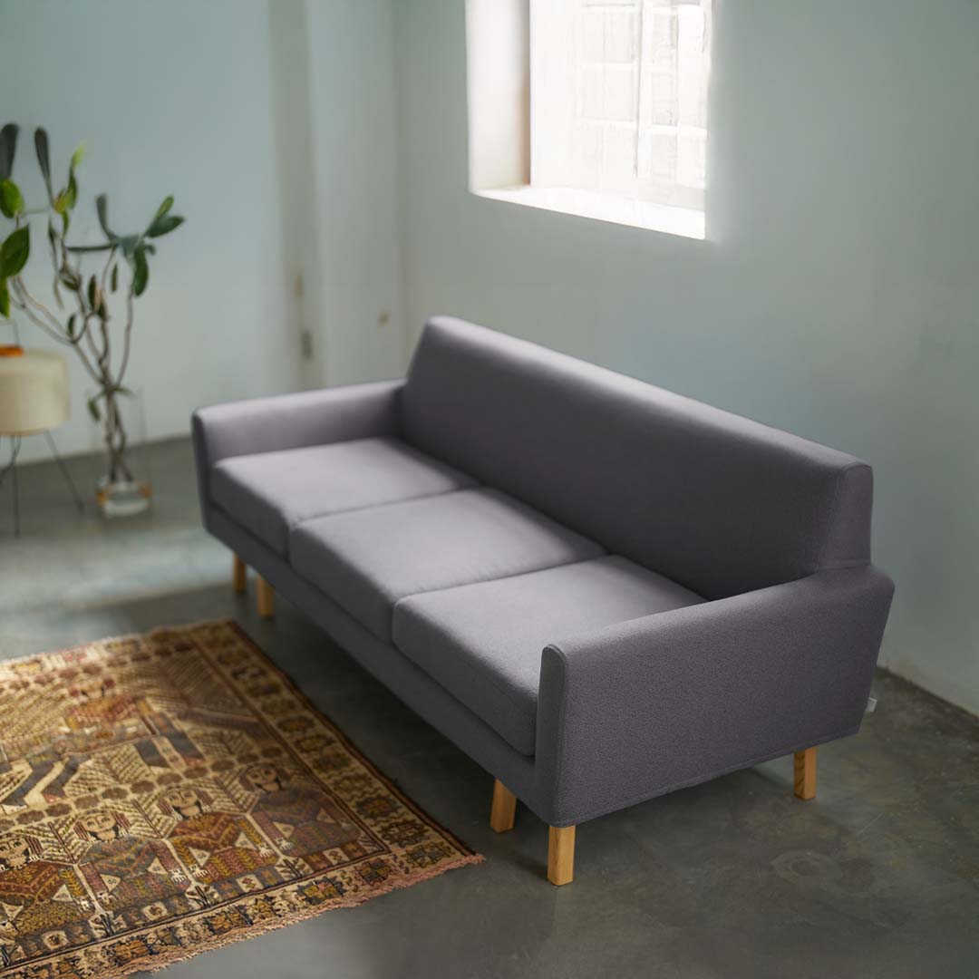 チャコールグレー