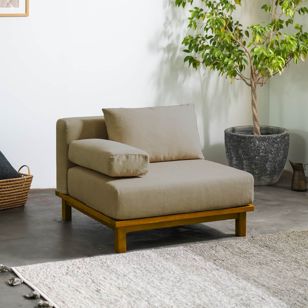 ダークベージュ